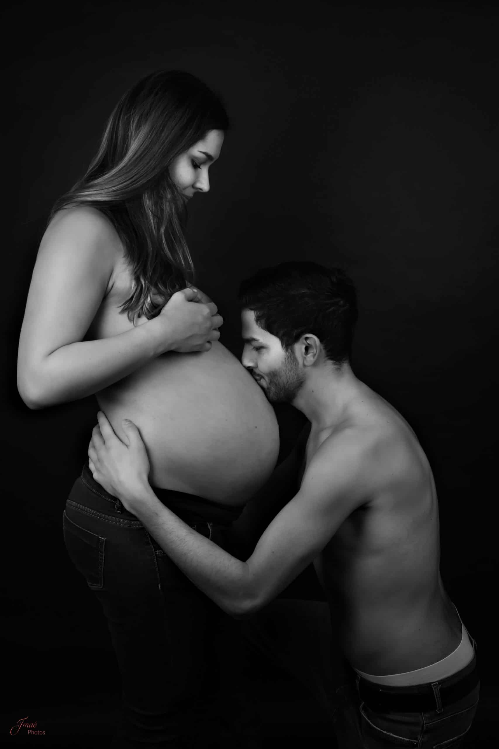 Séance Photos couple grossesse en studio La seyne sur mer